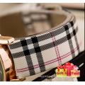 Simple Fashion Women Men Montres en cuir Check Design Étudiant Quartz Montres pour dames Cestbella Special Gifts Watch